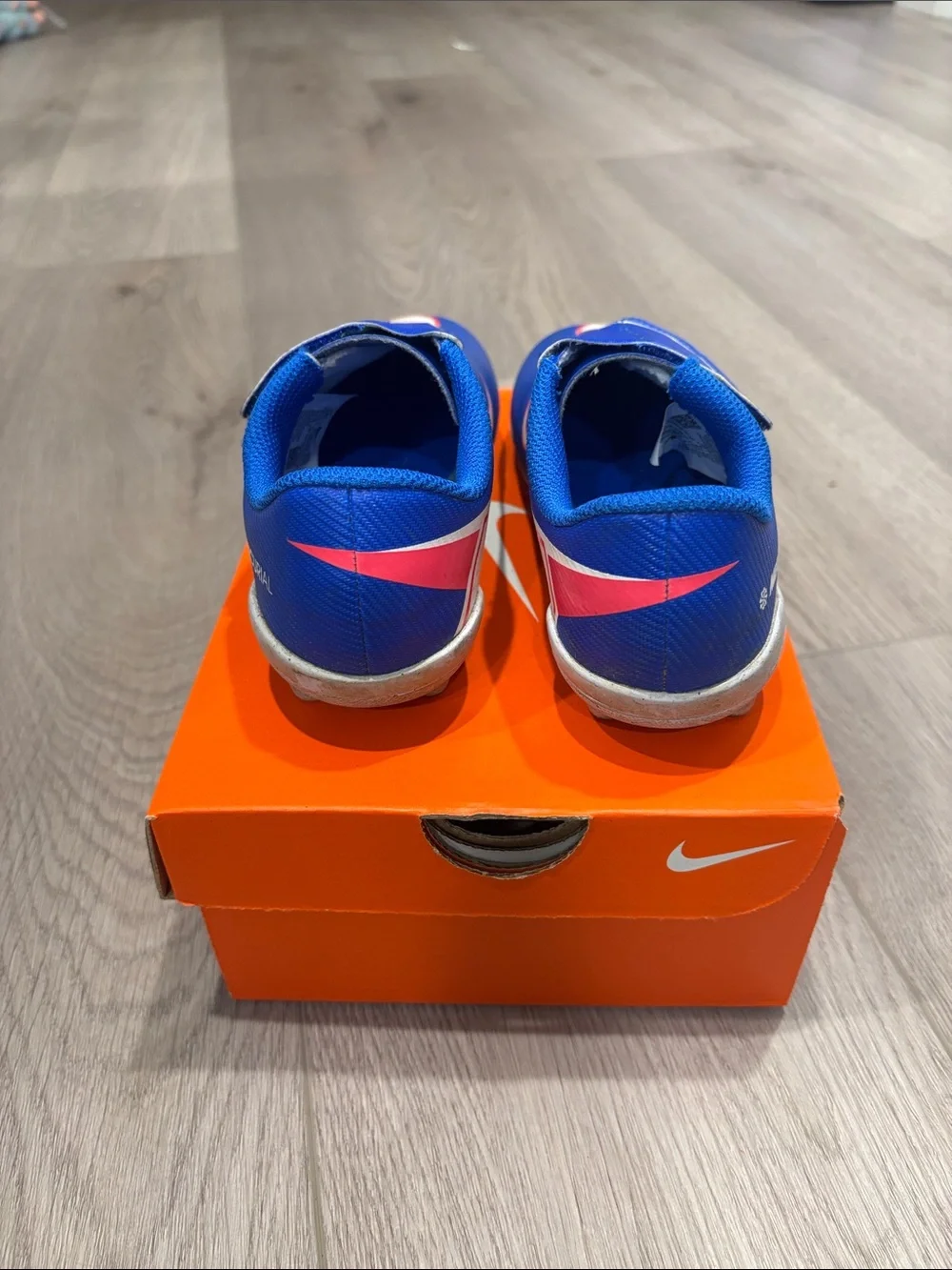 Nike lightweight synthetic